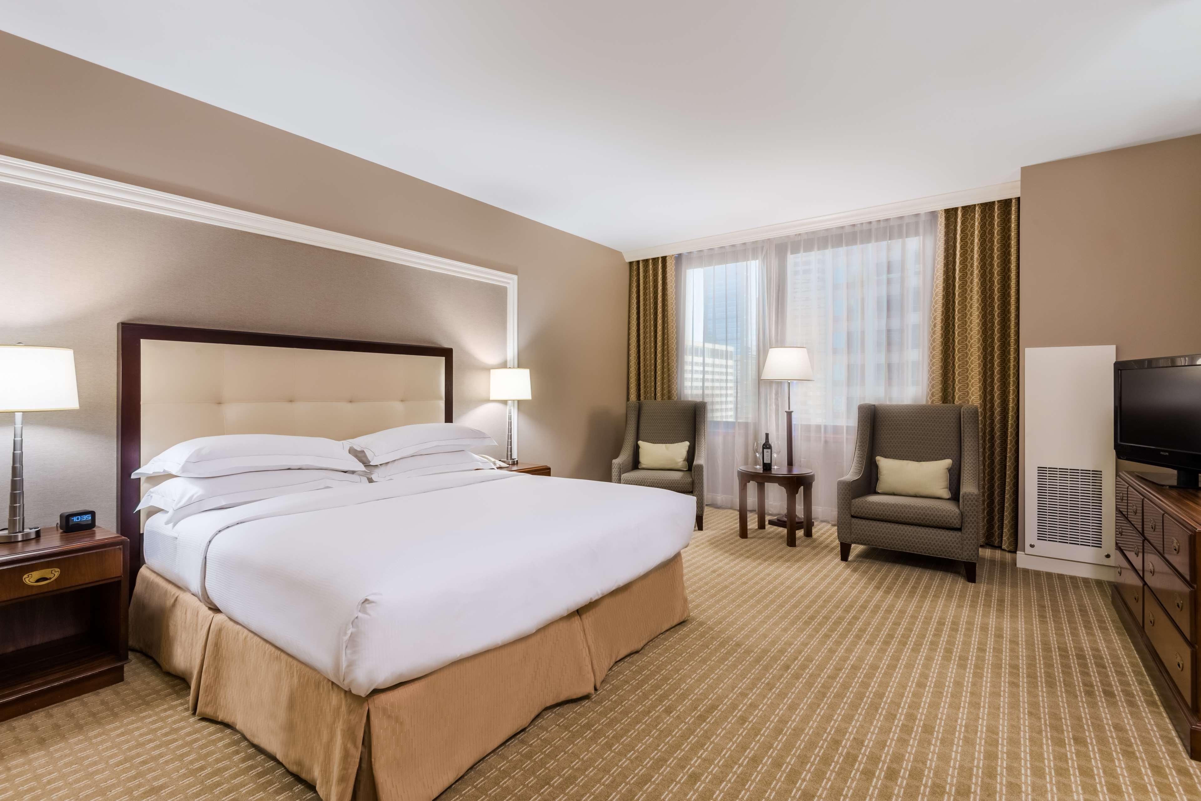 Hilton Indianapolis Hotel & Suites Экстерьер фото