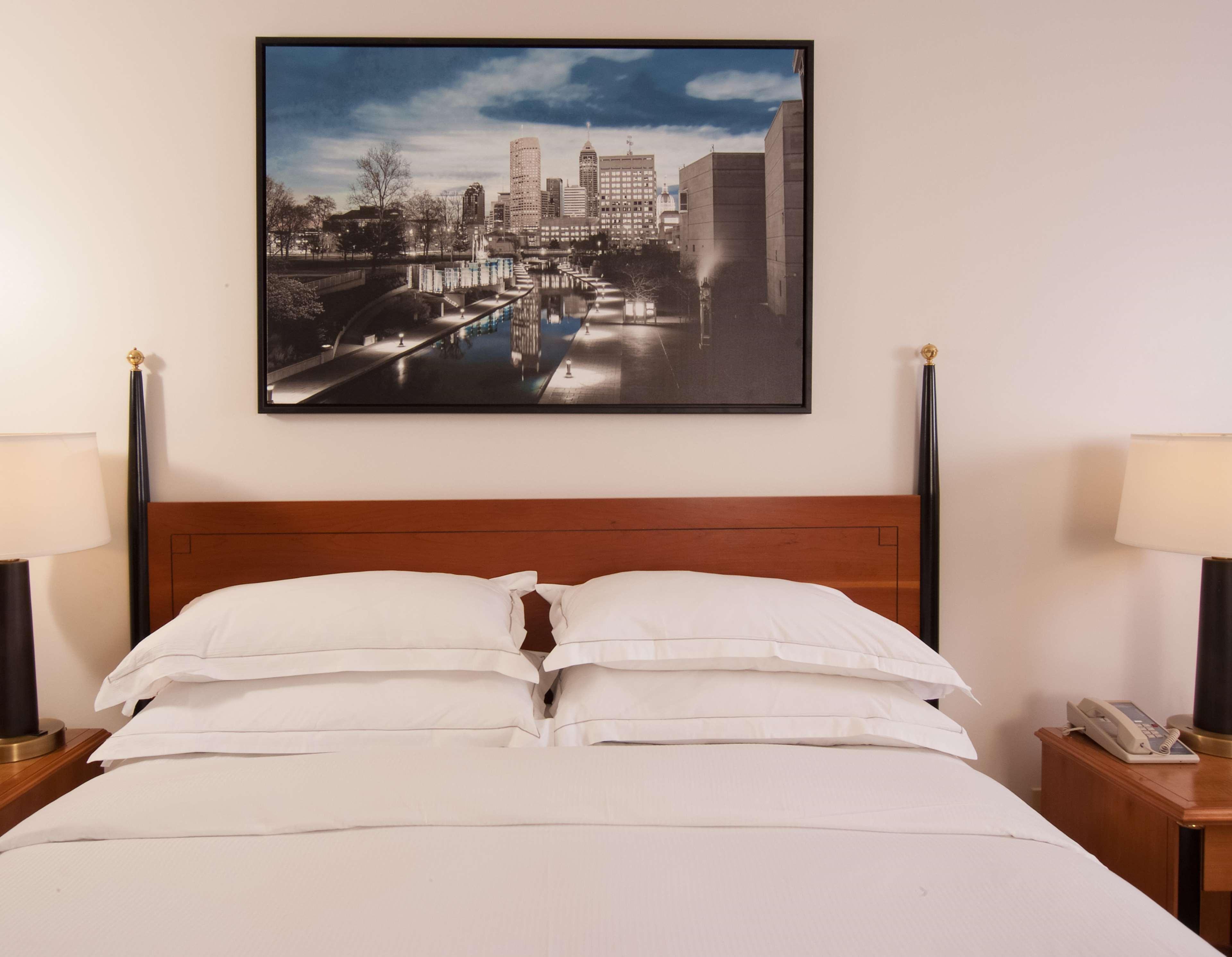 Hilton Indianapolis Hotel & Suites Экстерьер фото