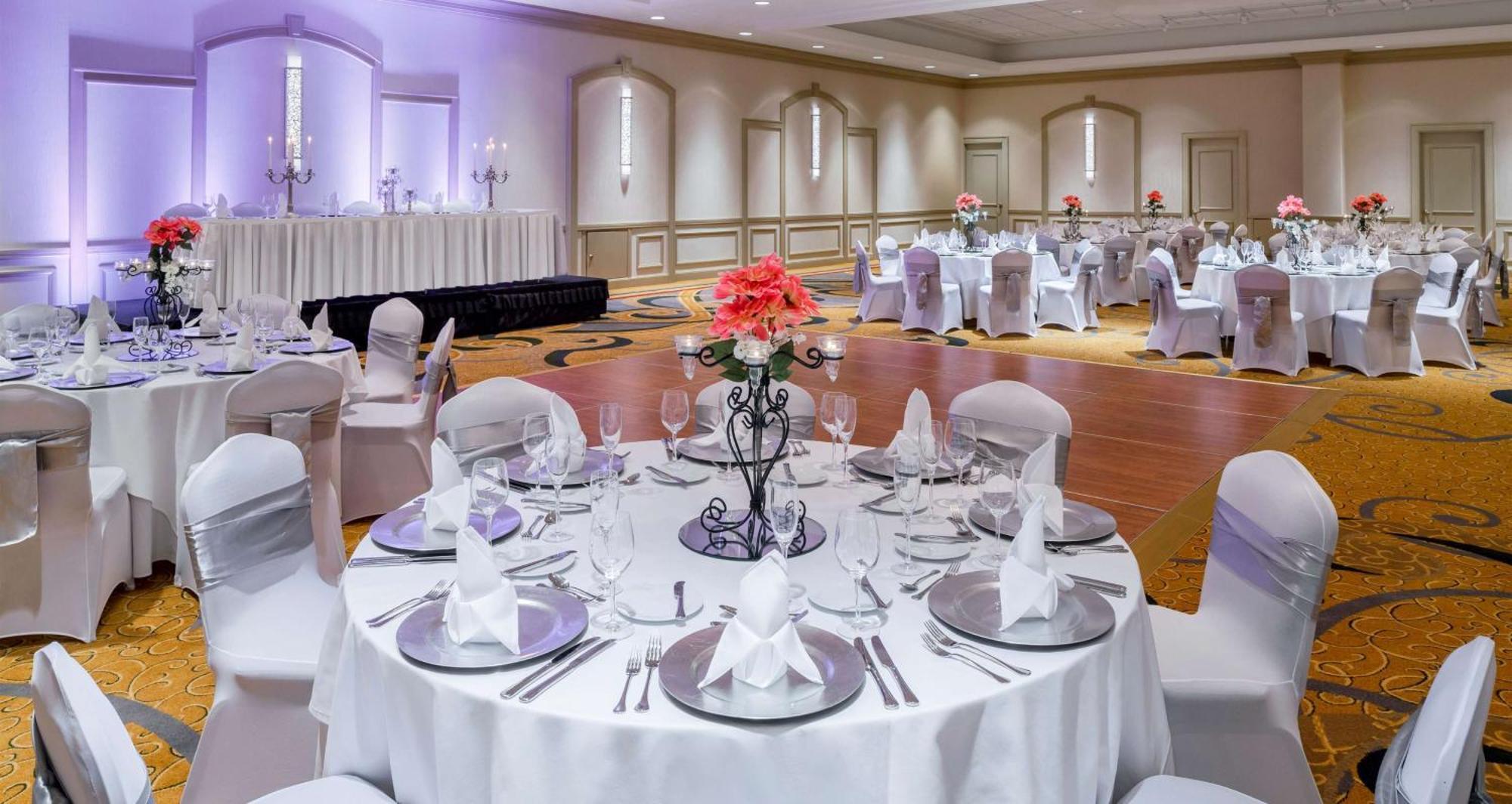 Hilton Indianapolis Hotel & Suites Экстерьер фото
