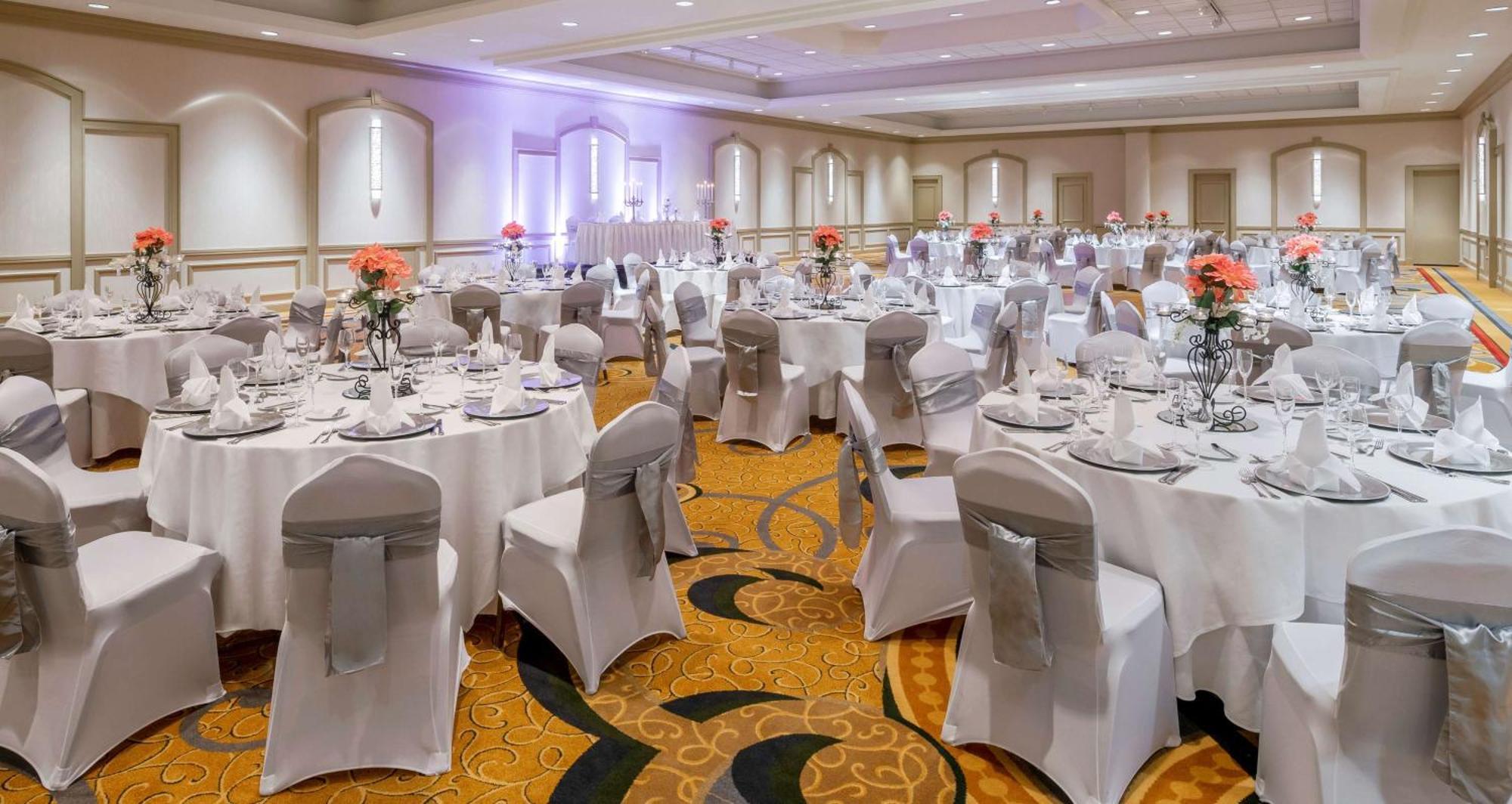 Hilton Indianapolis Hotel & Suites Экстерьер фото
