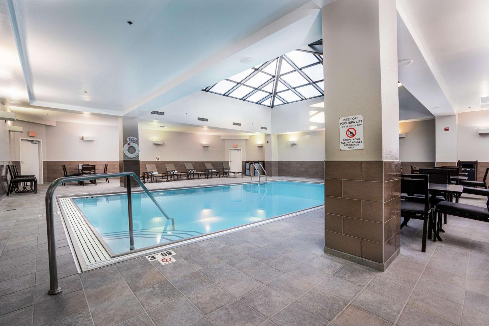 Hilton Indianapolis Hotel & Suites Экстерьер фото