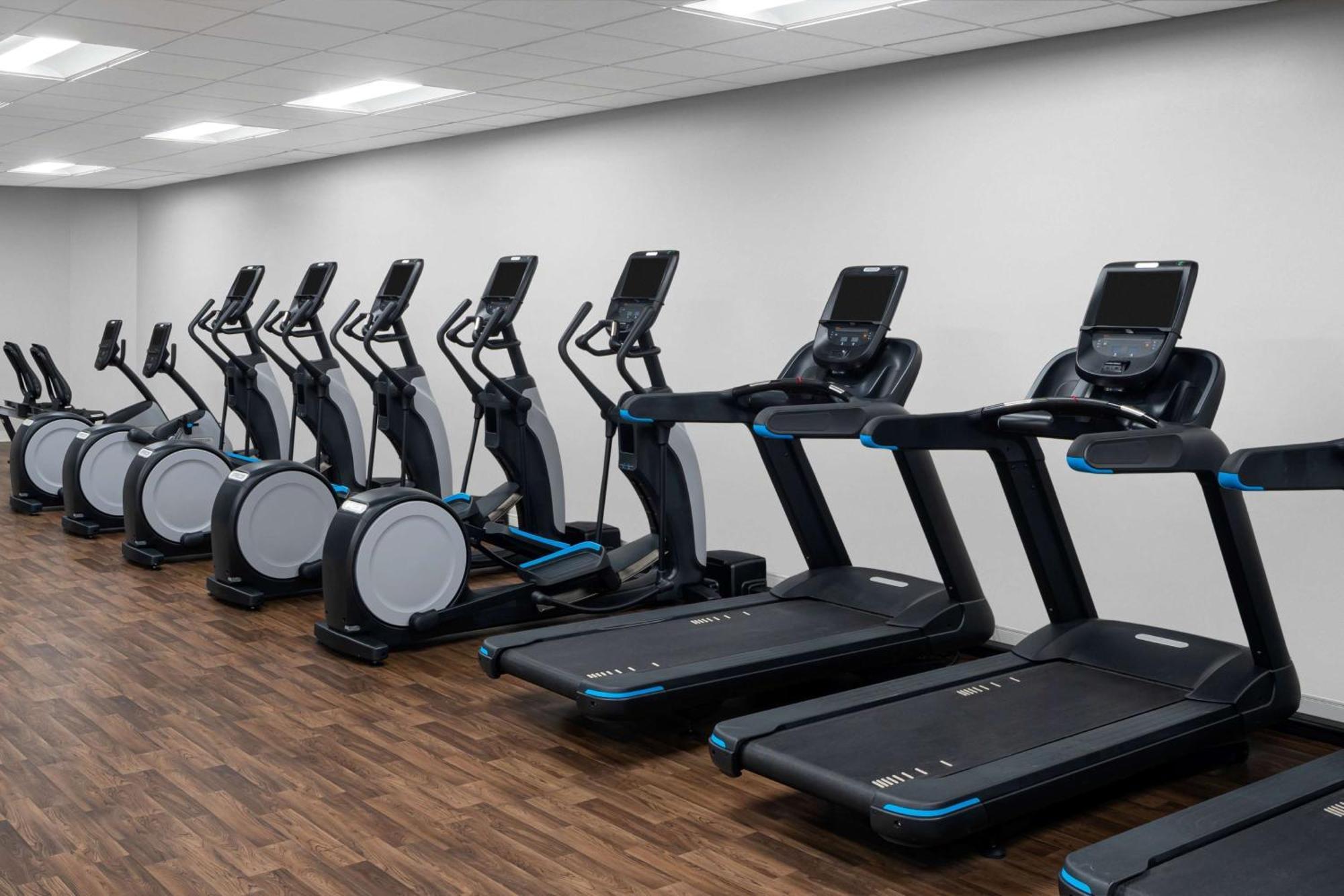 Hilton Indianapolis Hotel & Suites Экстерьер фото