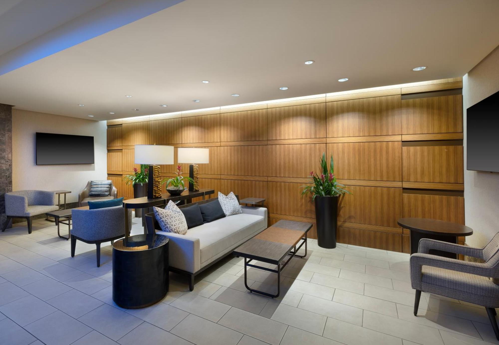 Hilton Indianapolis Hotel & Suites Экстерьер фото
